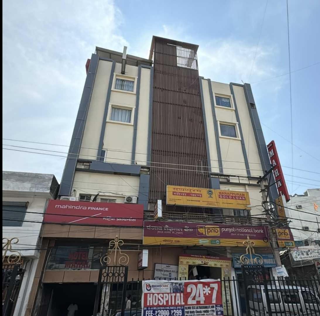 Super Hotel O Mahal Nuova Delhi Esterno foto