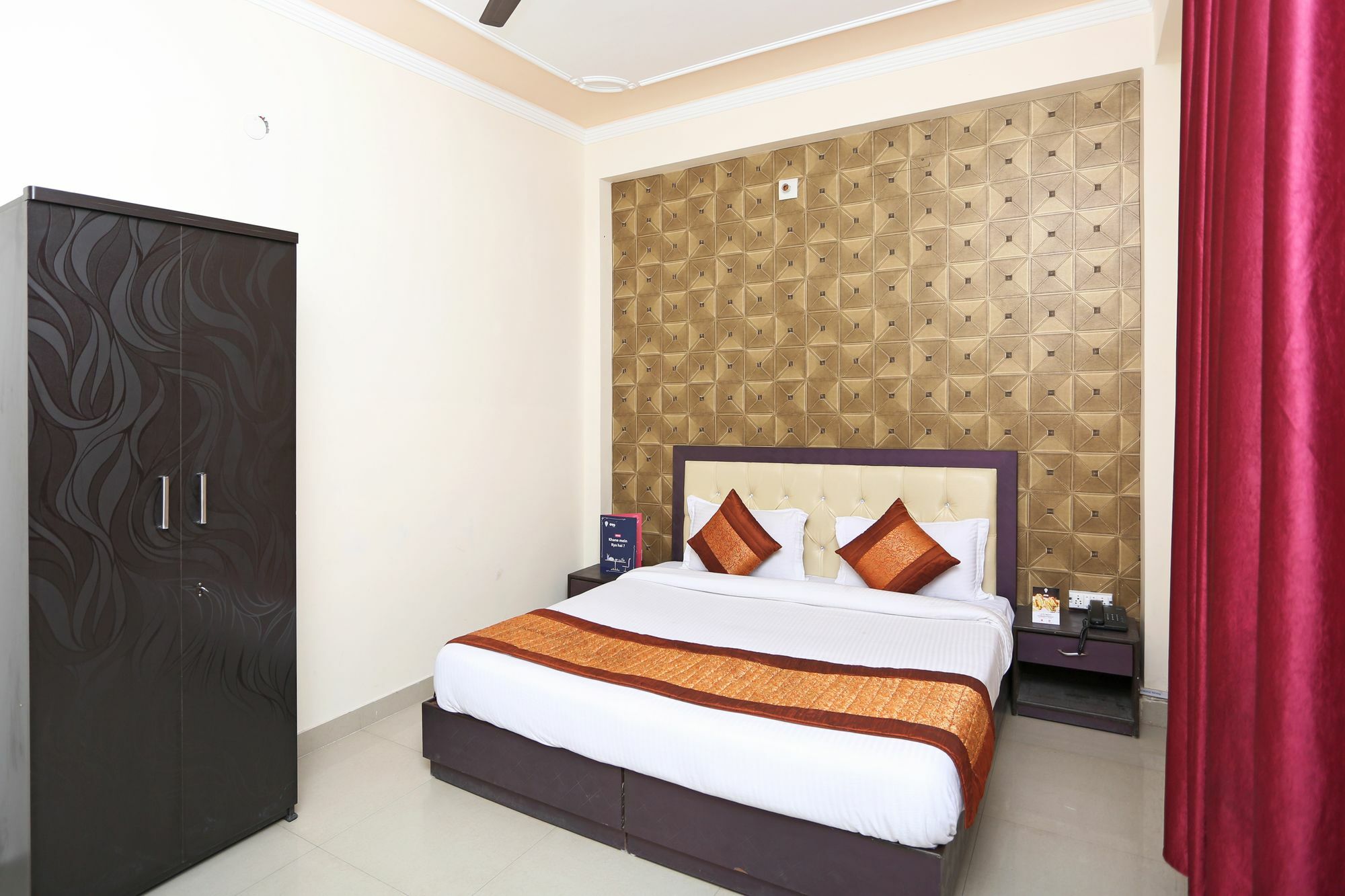 Super Hotel O Mahal Nuova Delhi Esterno foto