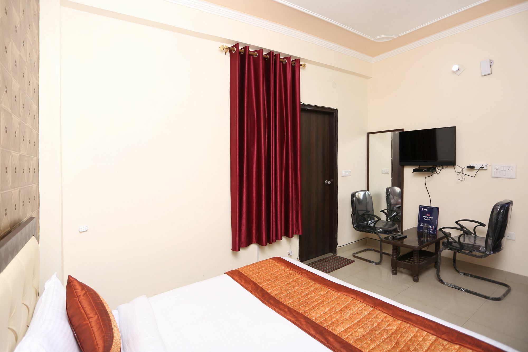 Super Hotel O Mahal Nuova Delhi Esterno foto